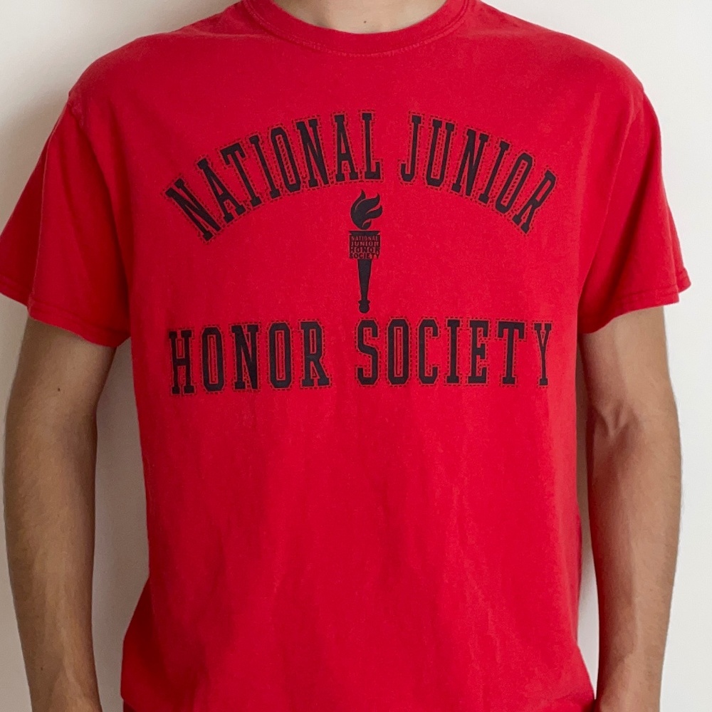 Gildan Size M T-Shirt - National Junior Honor Society